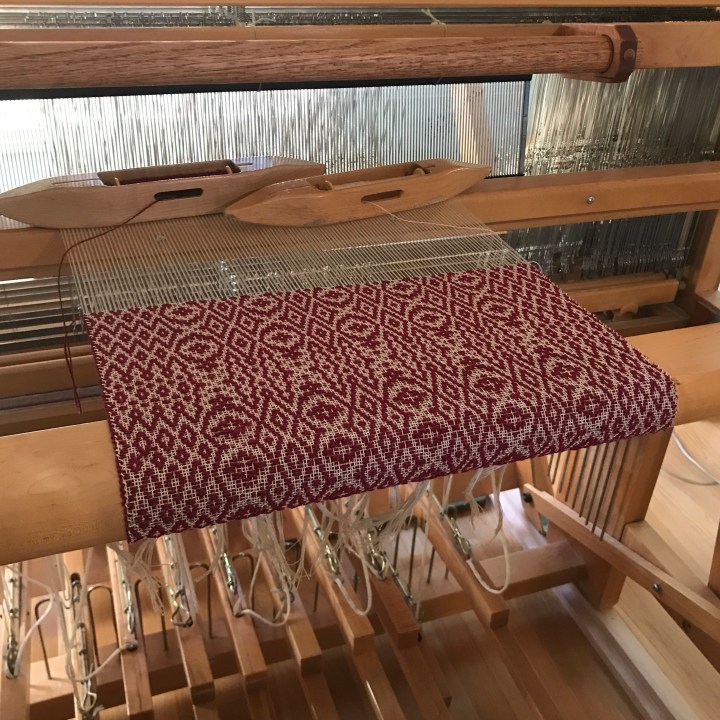 “Gavotte” overshot pattern