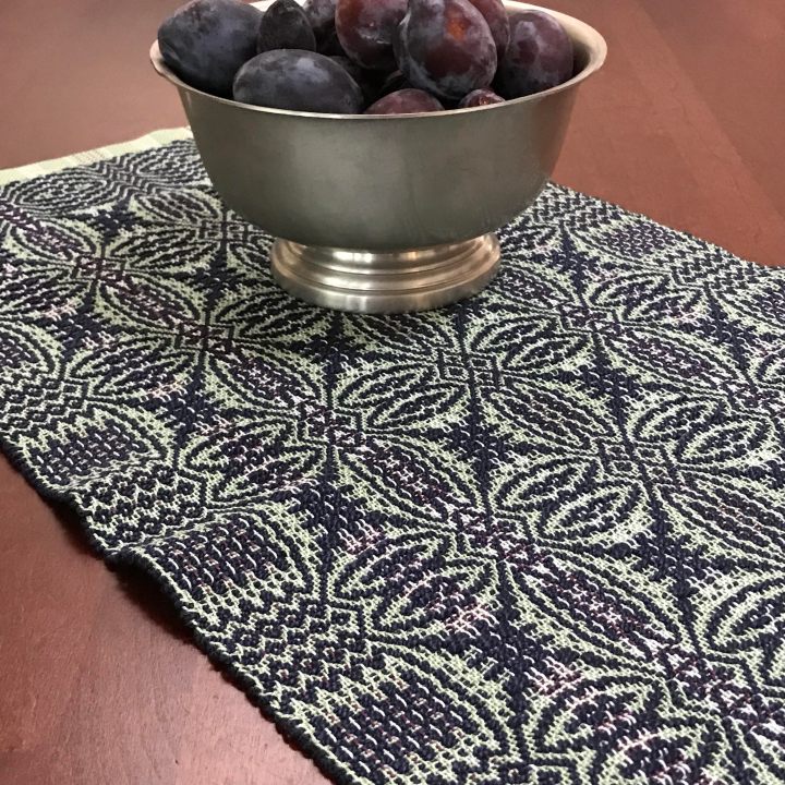 Overshot weaving progress